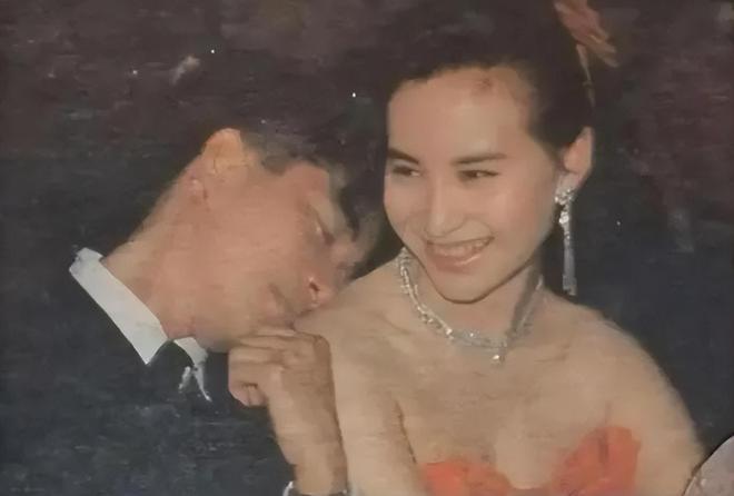 早逝主因不是何超琼原来我们都被骗了开元棋牌王晶终于坦白！陈百强英年(图5)